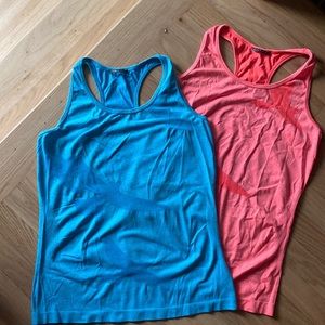 OISELLE flyte tank. MEDIUM. 2 pairs: neon pink, and bright blue